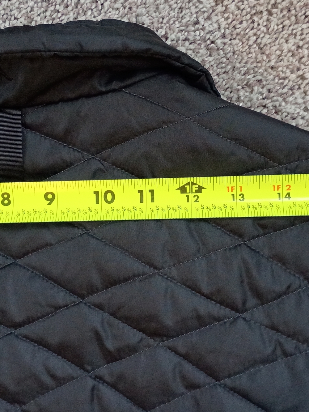 Royal Robbins, Packable-Women's Black Quilted Vest Size medium - Picture 9 of 12